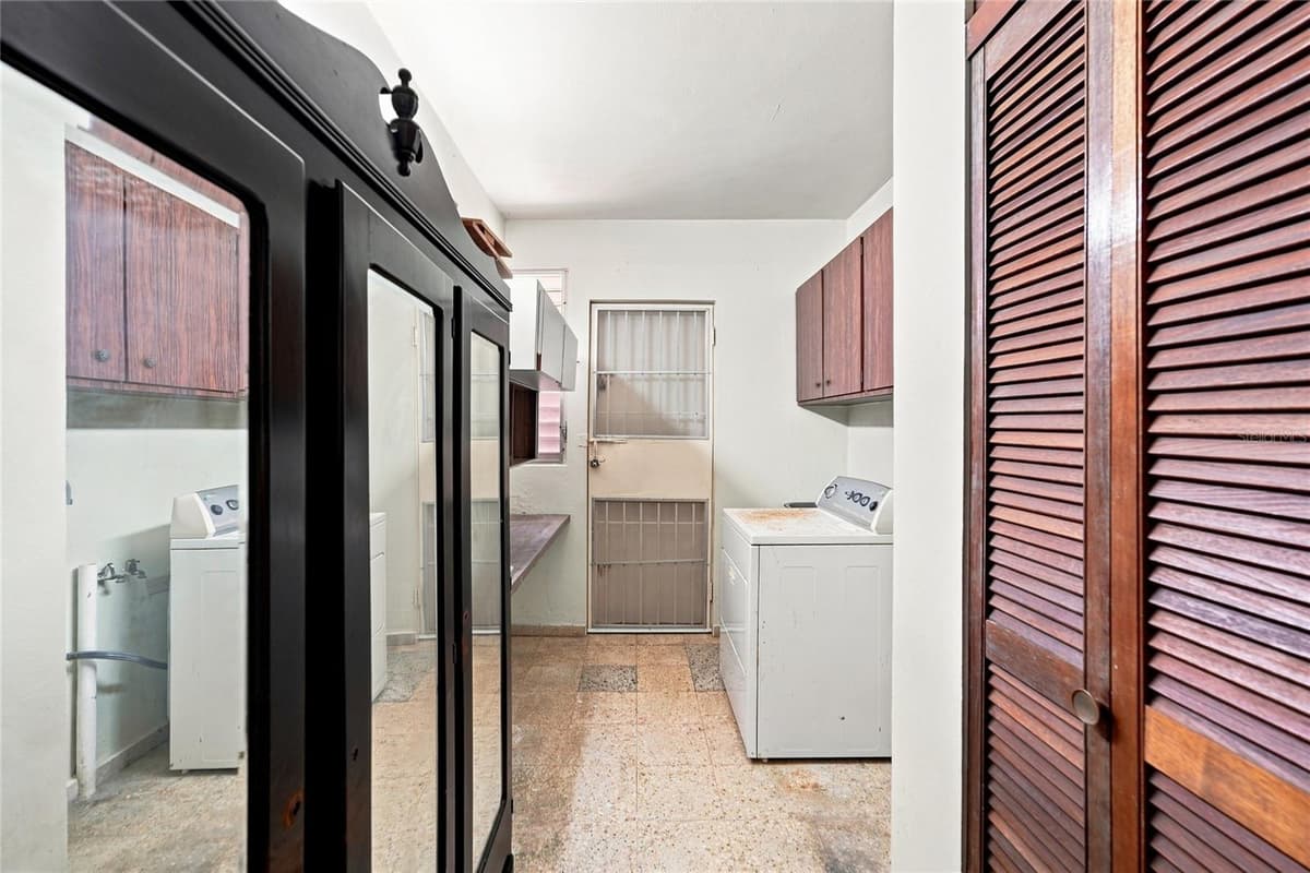 16 CALLE EDUARDO QUEVEDO — photo 13 of 15