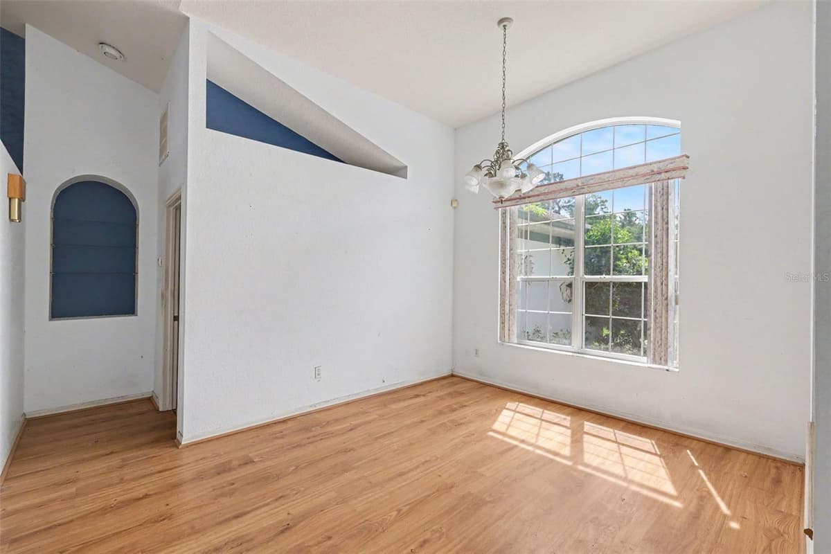 5282 MINT POINT — photo 11 of 33