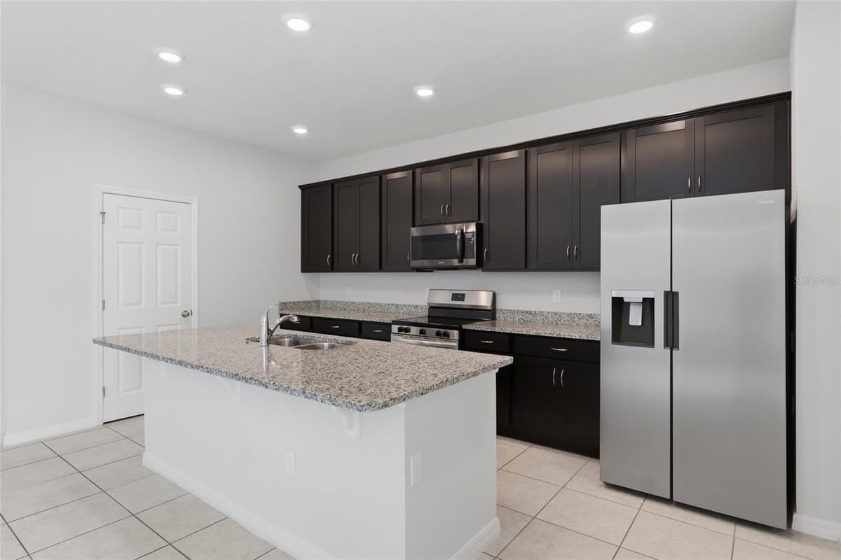 5106 SEA MIST LANE — photo 11 of 42