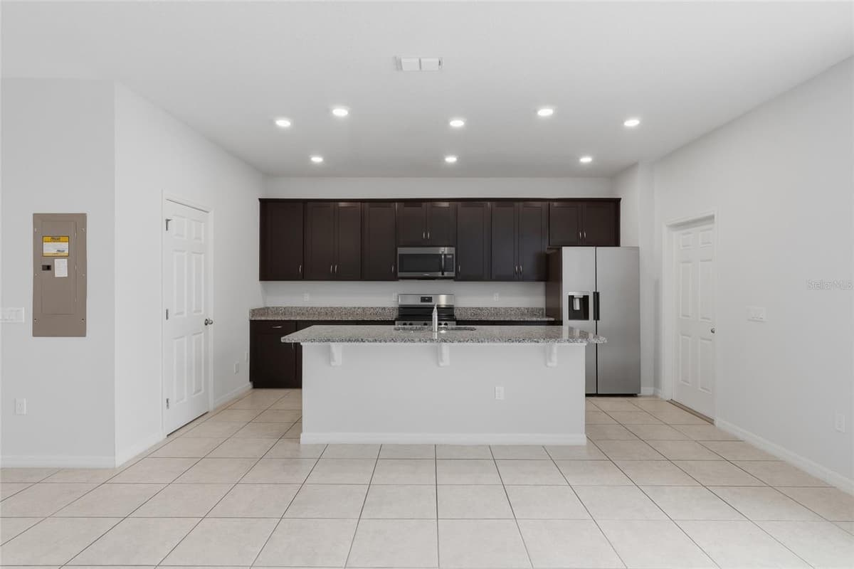 5106 SEA MIST LANE — photo 10 of 42