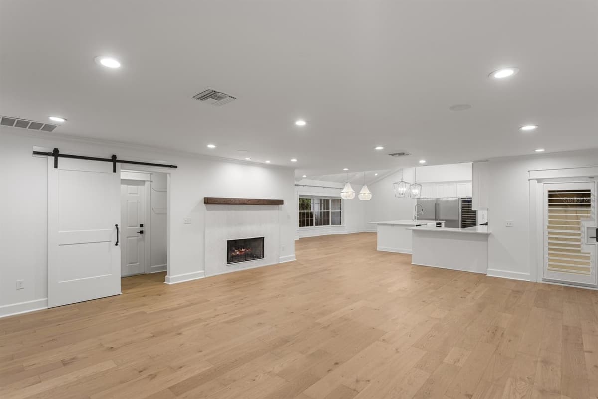 4415 CLEAR AVENUE — photo 4 of 32