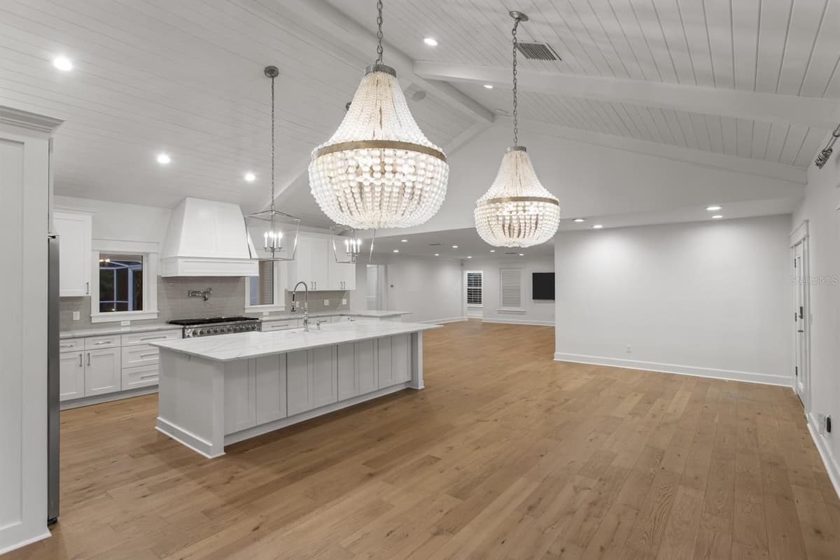 4415 CLEAR AVENUE — photo 3 of 32