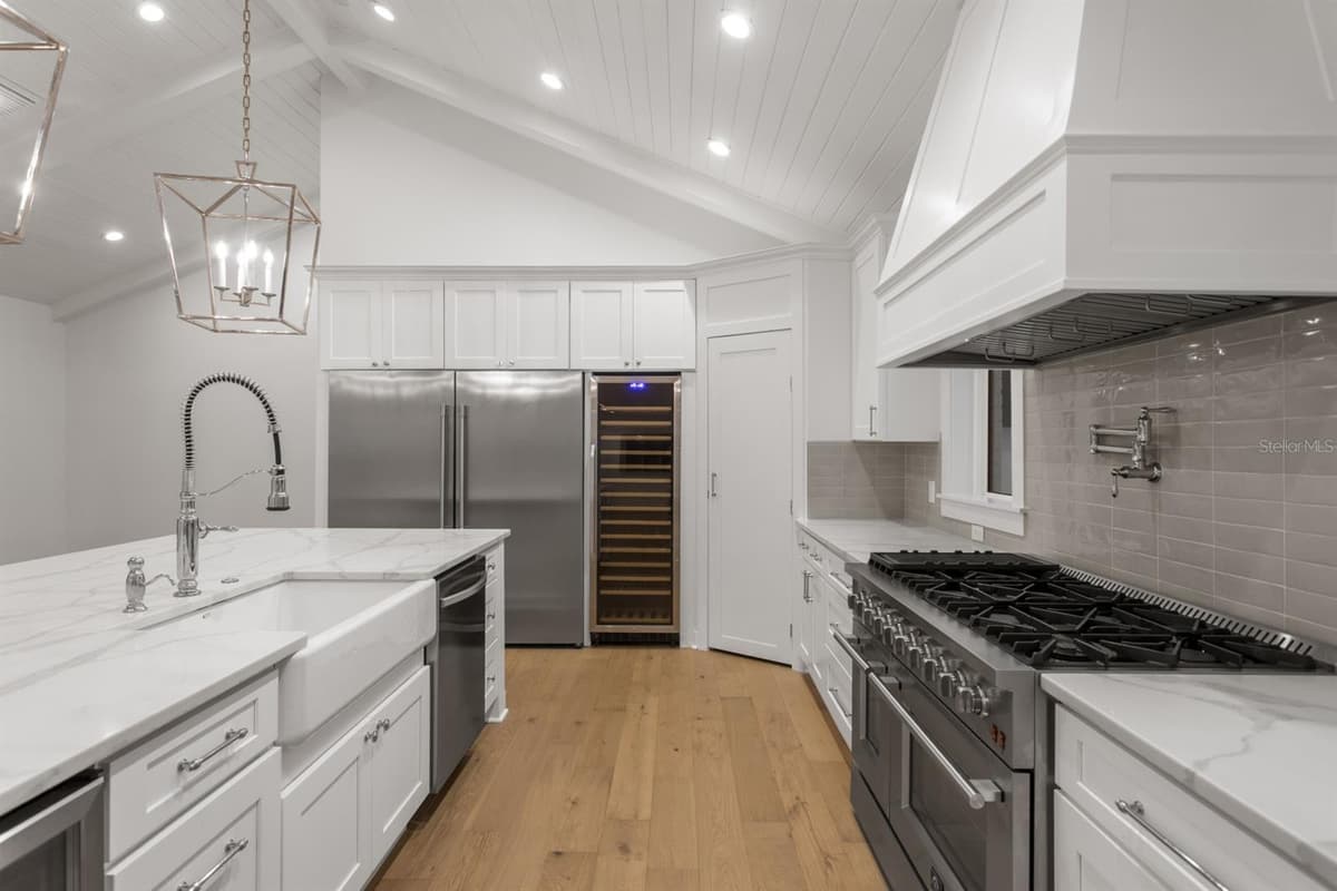 4415 CLEAR AVENUE — photo 8 of 32
