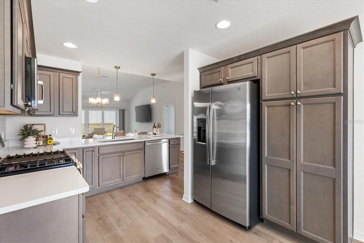 6710 NEWELL LOOP — photo 9 of 47