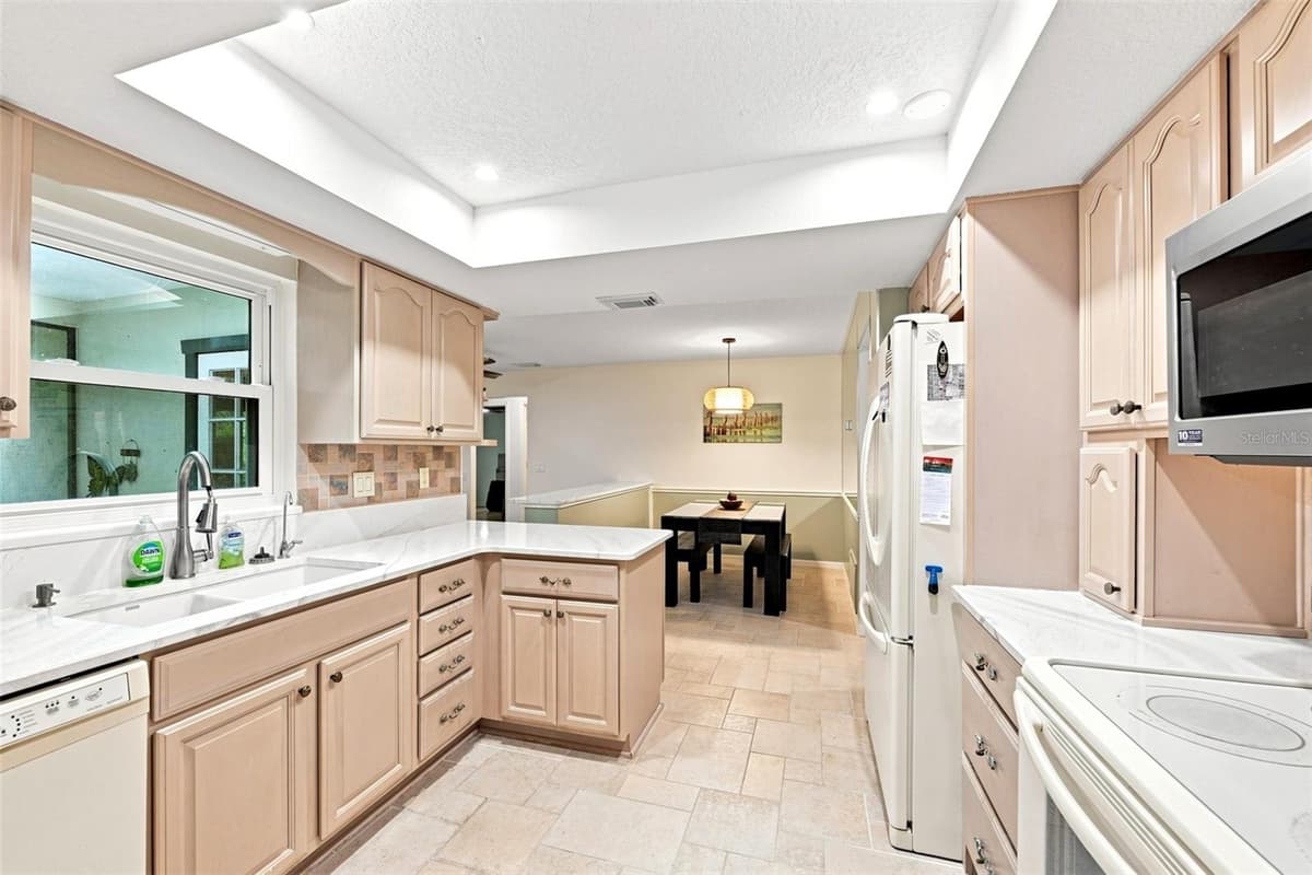 2107 FORE DRIVE — photo 3 of 52
