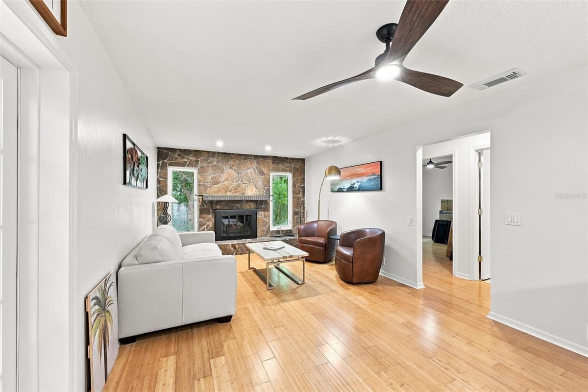 2107 FORE DRIVE — photo 14 of 52