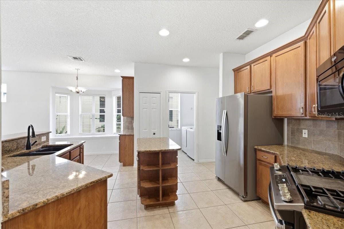 11854 VIA LUCERNA CIRCLE — photo 7 of 25