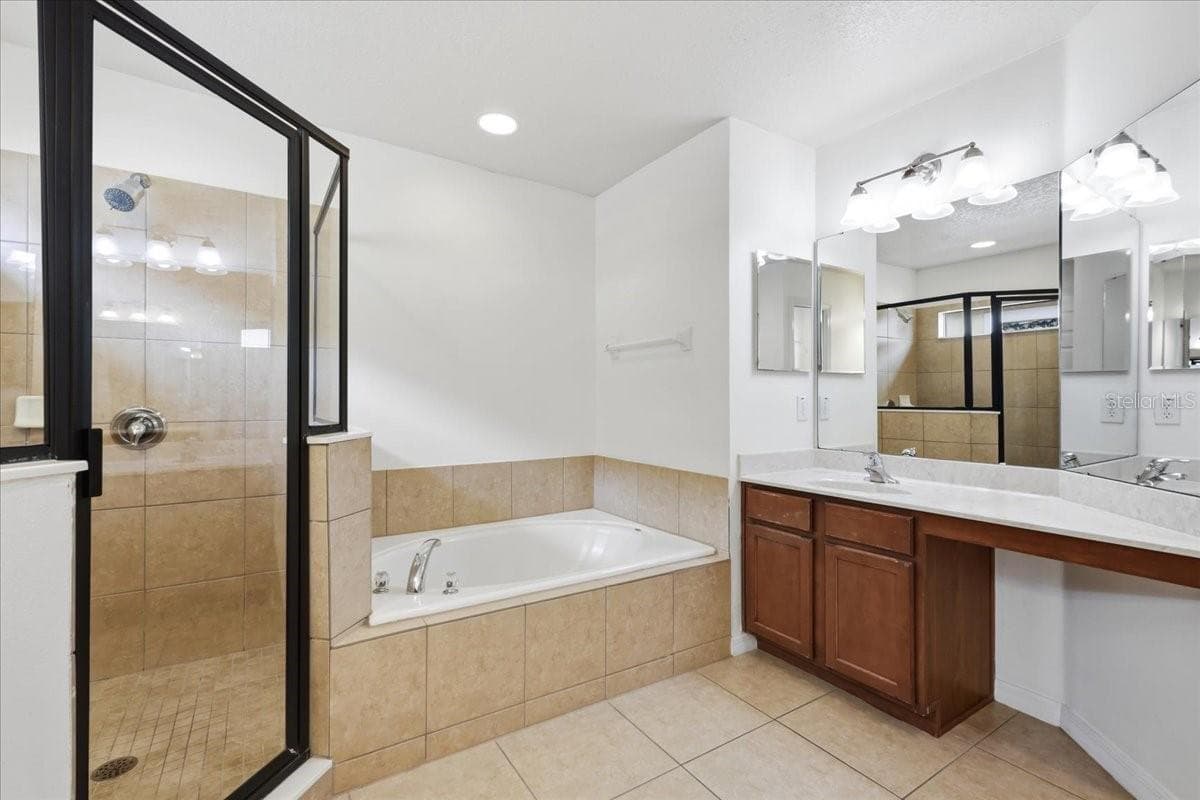 11854 VIA LUCERNA CIRCLE — photo 17 of 25