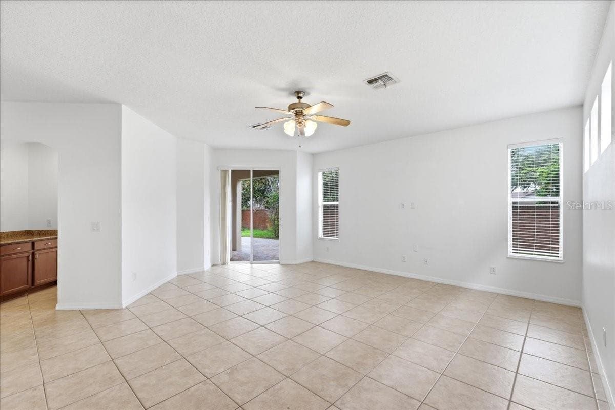 11854 VIA LUCERNA CIRCLE — photo 11 of 25