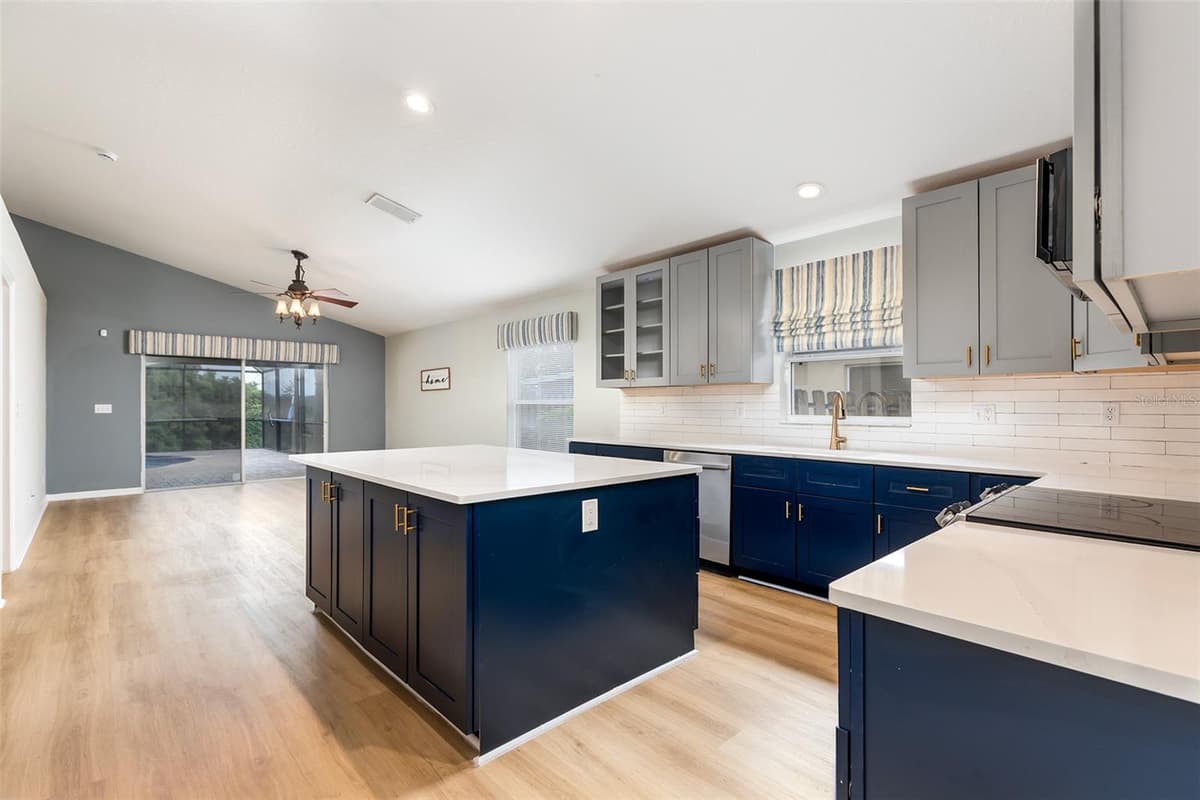 1059 BLUEGRASS DRIVE — photo 12 of 41