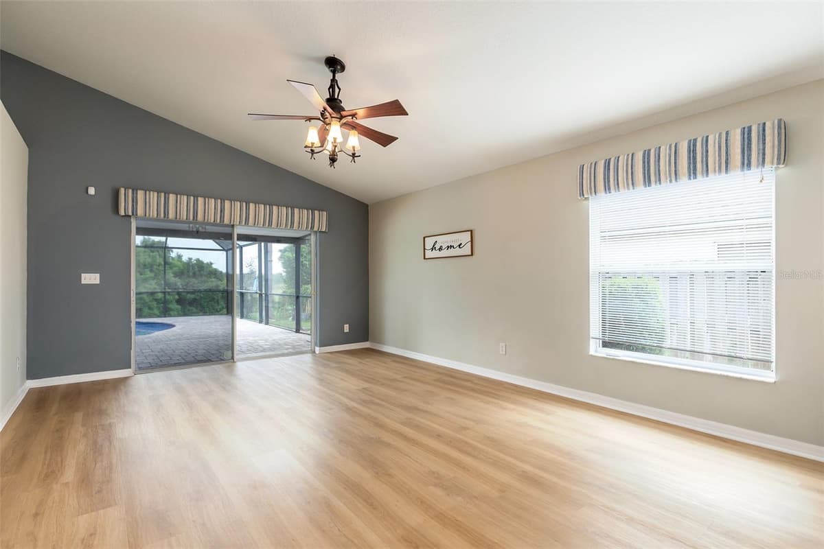 1059 BLUEGRASS DRIVE — photo 16 of 41