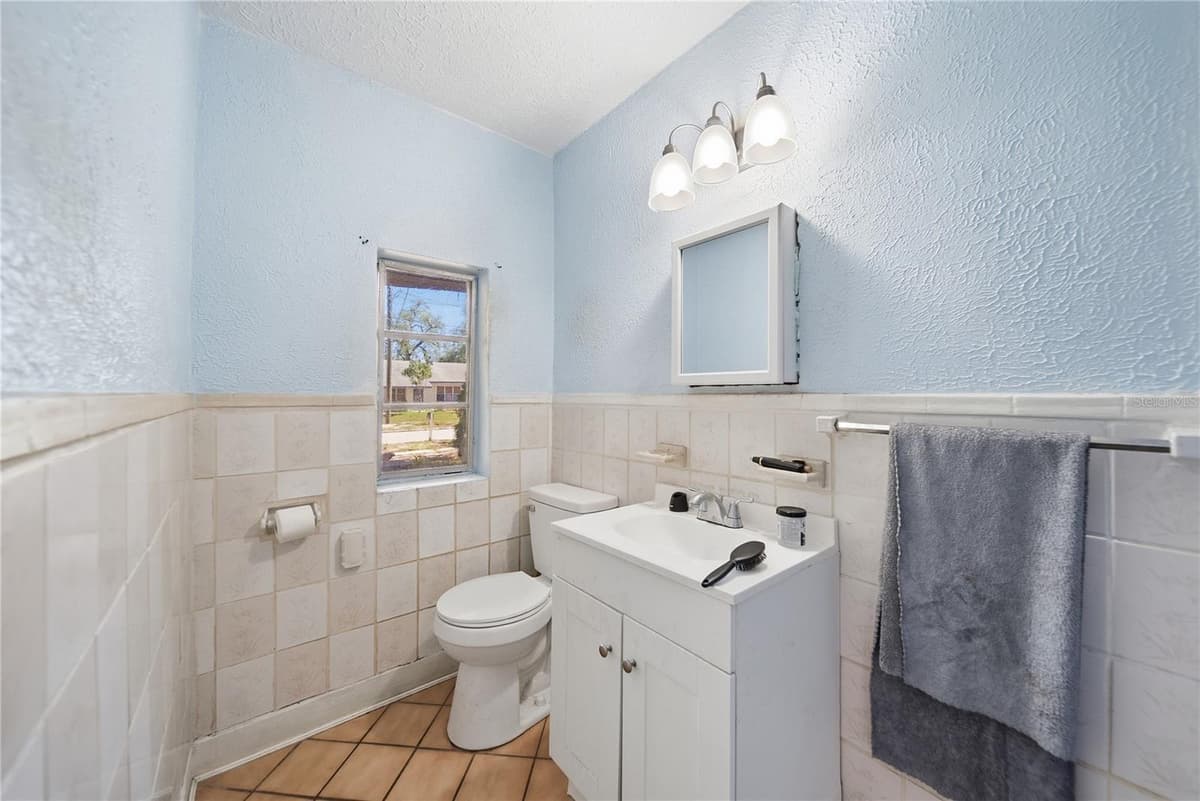 831 GRAND CENTRAL STREET — photo 20 of 31