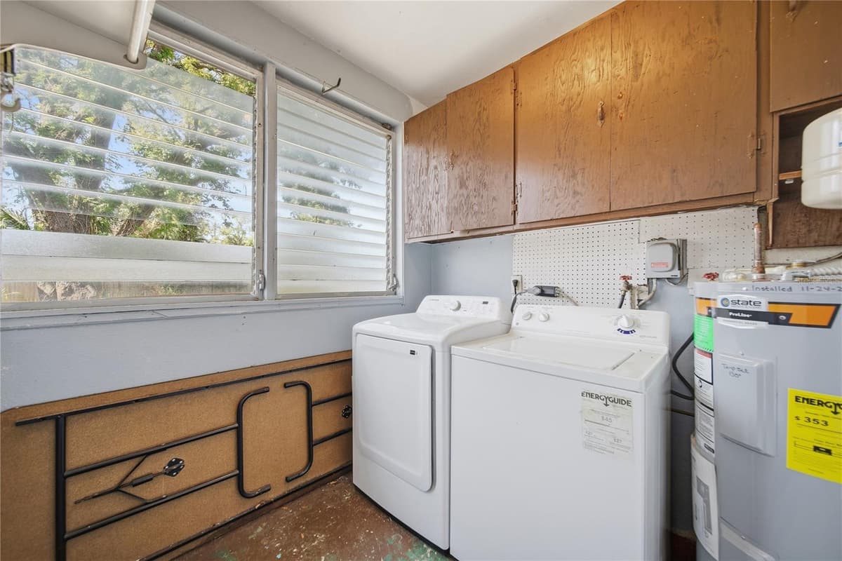 831 GRAND CENTRAL STREET — photo 21 of 31