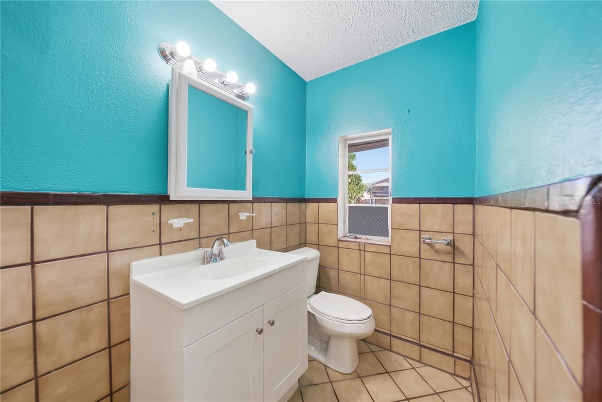 831 GRAND CENTRAL STREET — photo 28 of 31