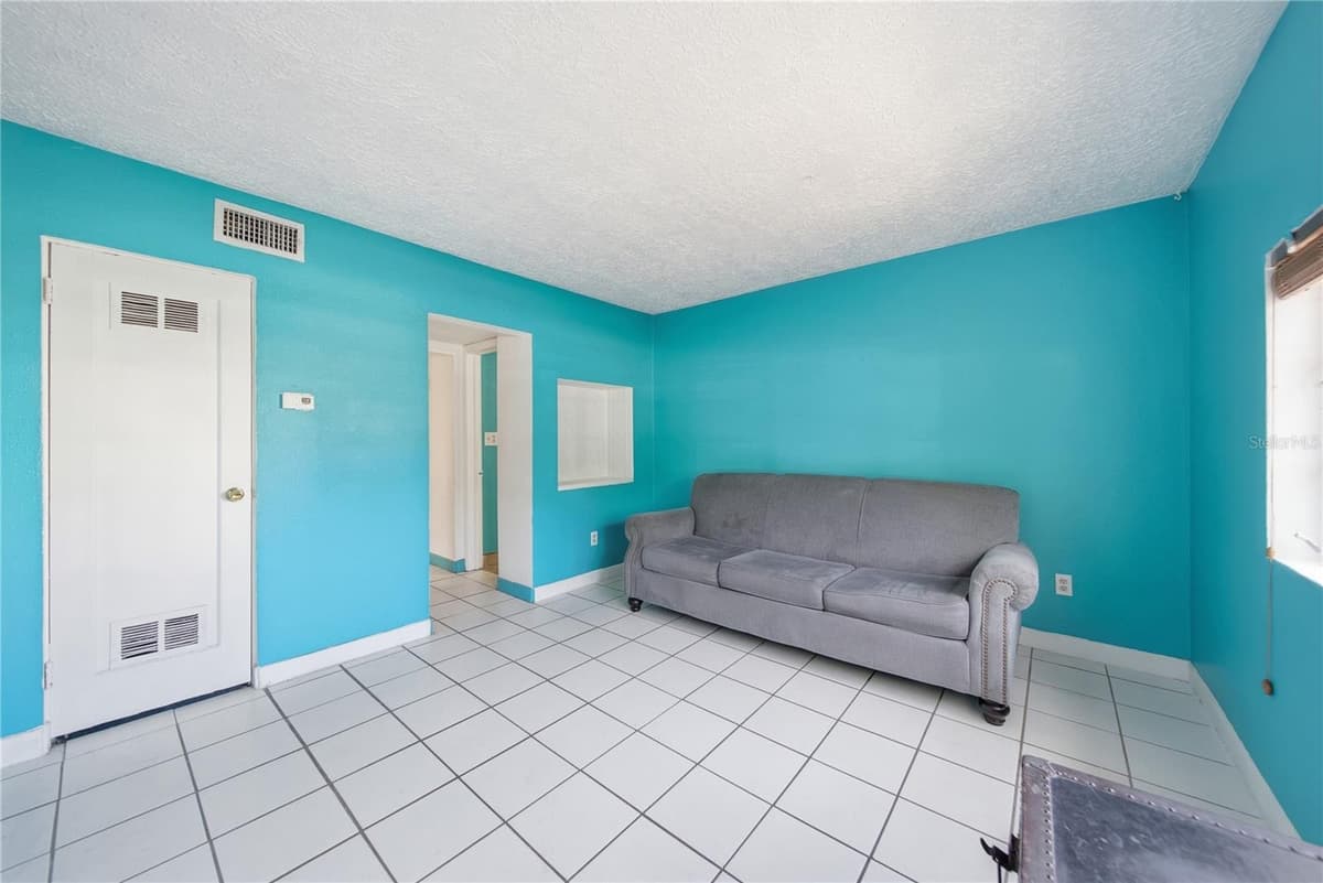 831 GRAND CENTRAL STREET — photo 23 of 31