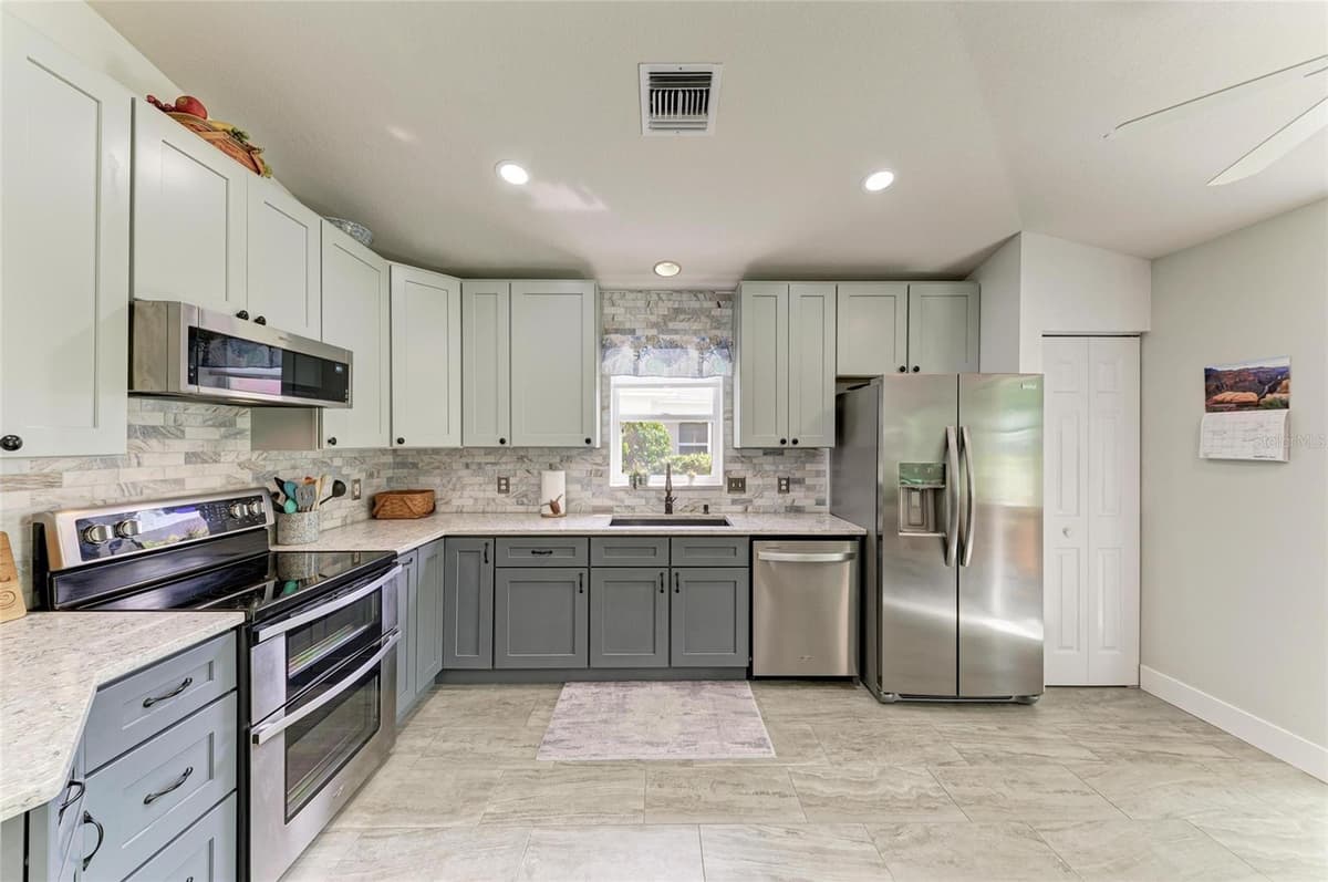 3009 LIVE OAK LANE — photo 10 of 46