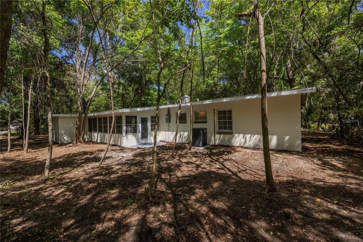 640 36TH TERRACE — photo 8 of 35