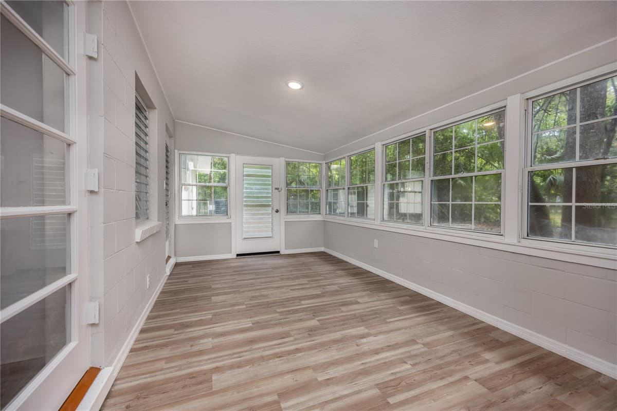 640 36TH TERRACE — photo 31 of 35