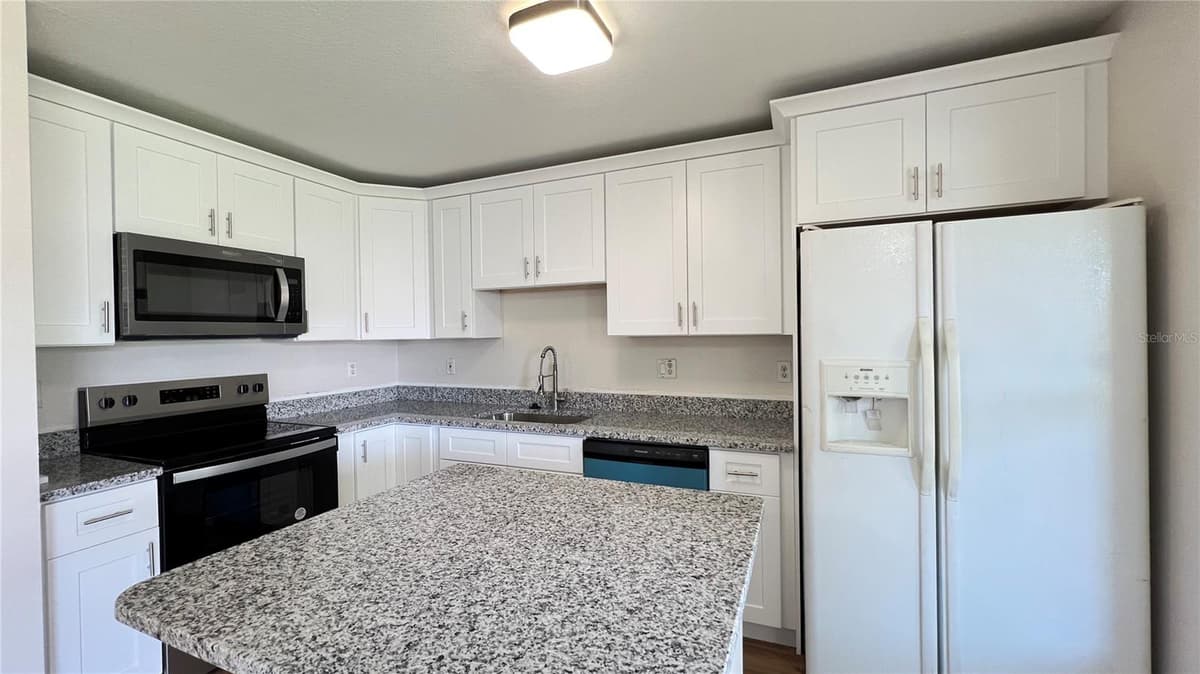 2848 CLUB CORTILE CIRCLE — photo 16 of 35