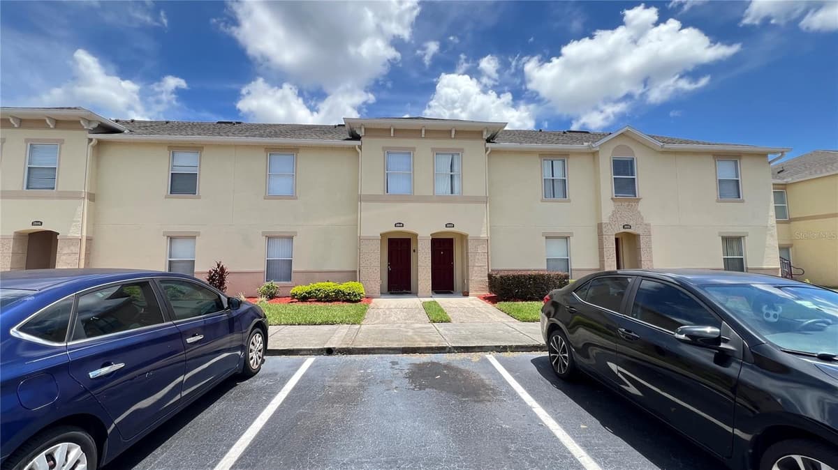 2848 CLUB CORTILE CIRCLE — photo 2 of 35