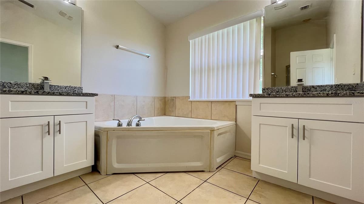 2848 CLUB CORTILE CIRCLE — photo 29 of 35