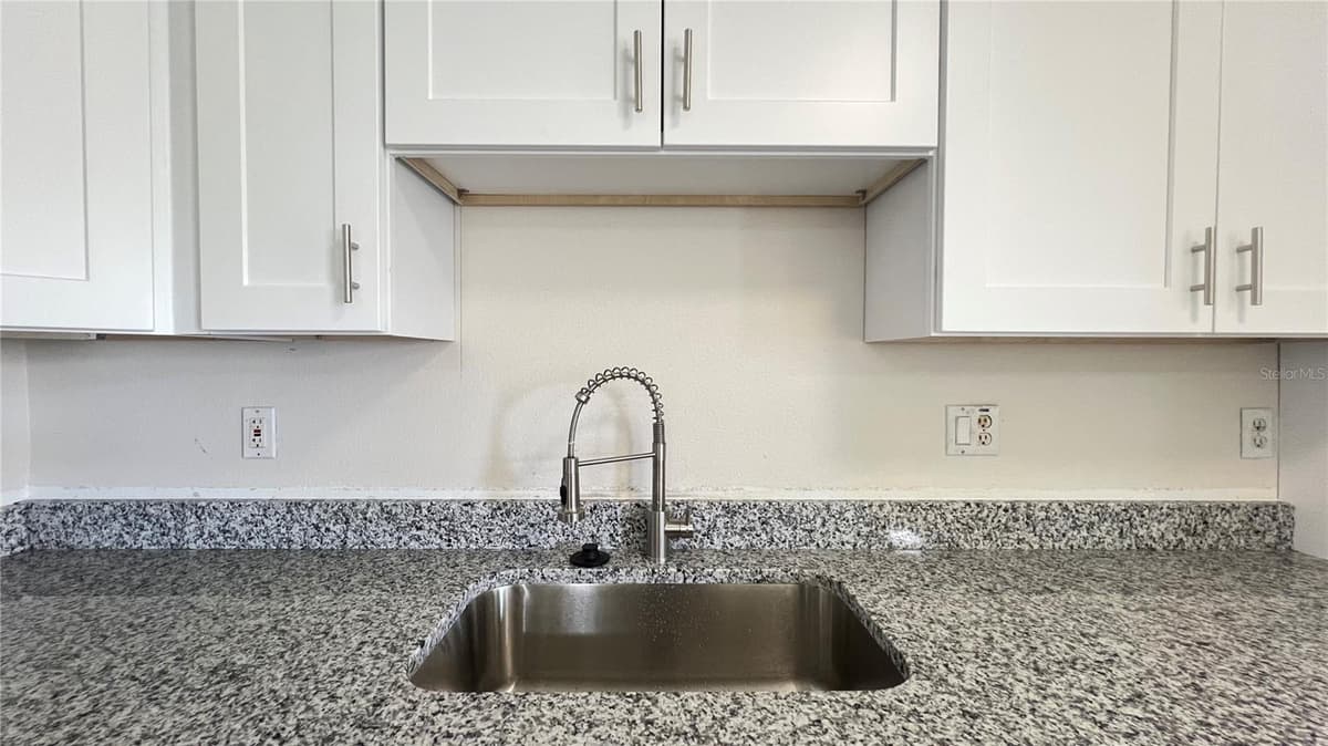 2848 CLUB CORTILE CIRCLE — photo 18 of 35
