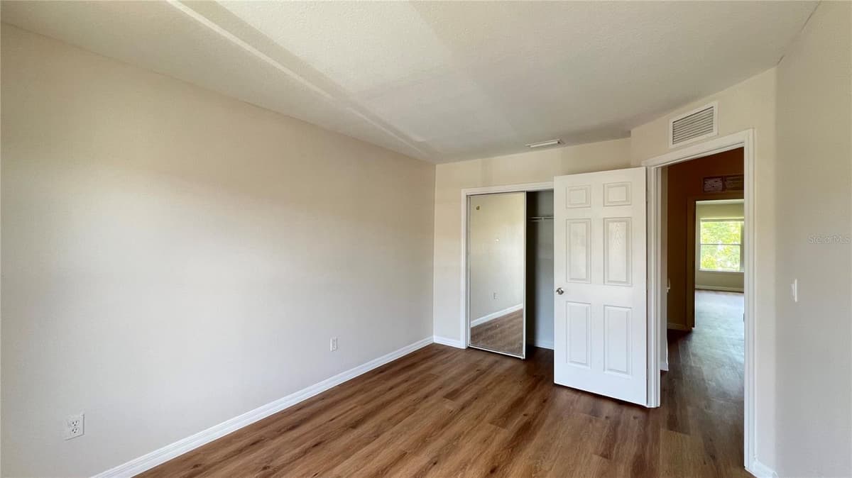 2848 CLUB CORTILE CIRCLE — photo 32 of 35