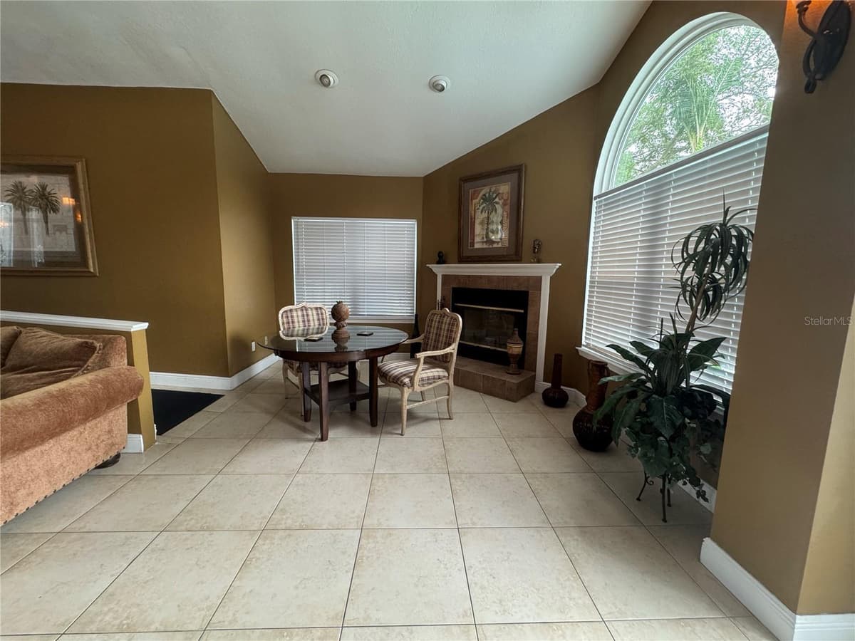 2504 GRASSY POINT DRIVE — photo 16 of 20