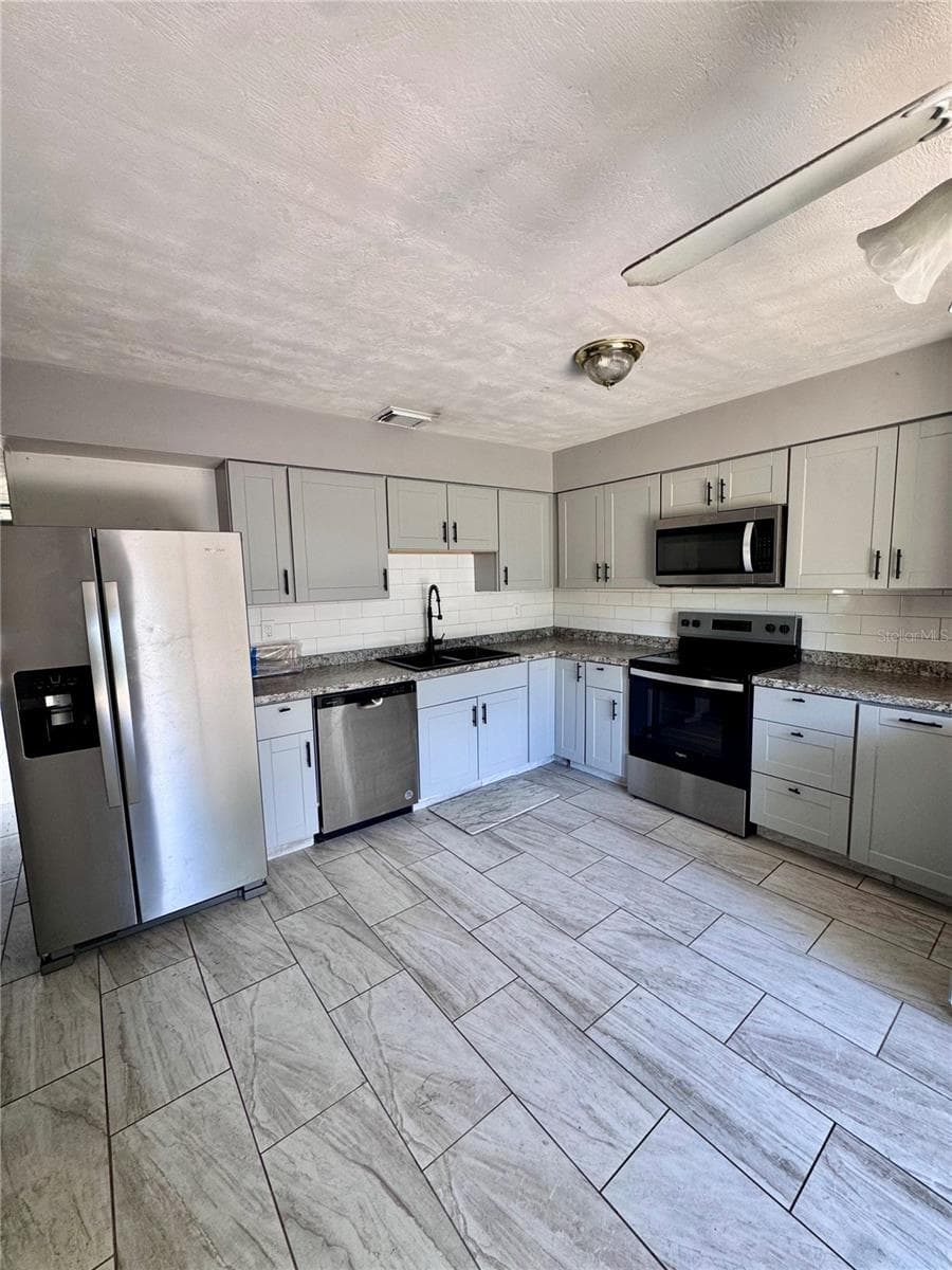 920 BOULDER DRIVE — photo 3 of 11