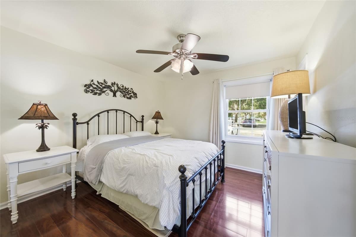 5092 BEACH DRIVE — photo 18 of 53