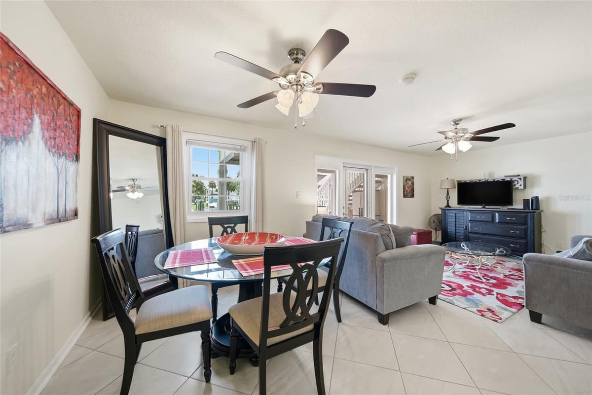 5092 BEACH DRIVE — photo 15 of 53