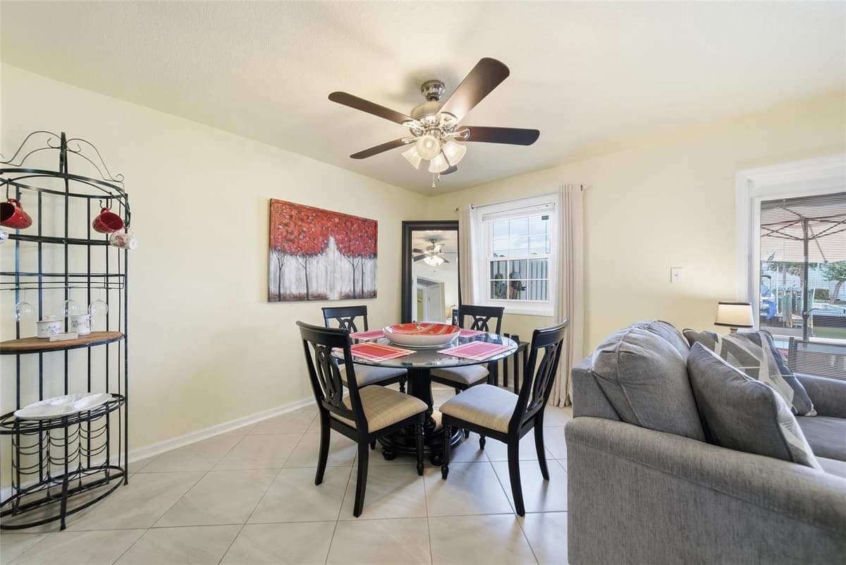 5092 BEACH DRIVE — photo 13 of 53