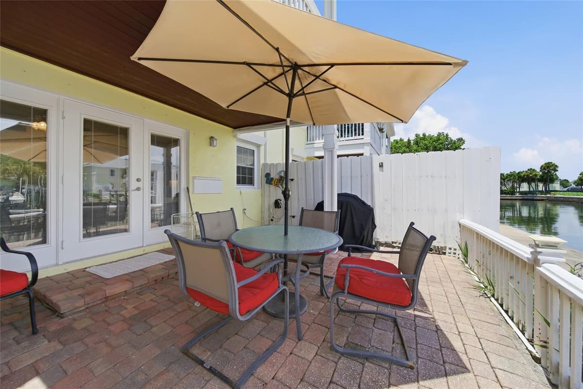 5092 BEACH DRIVE — photo 20 of 53