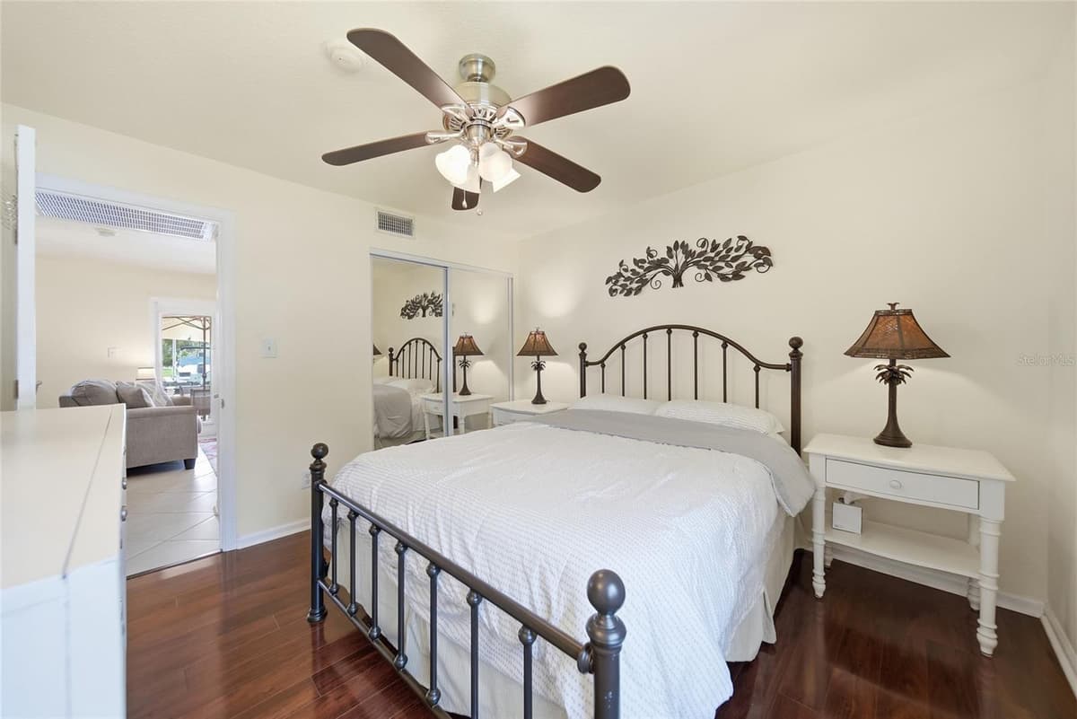 5092 BEACH DRIVE — photo 17 of 53