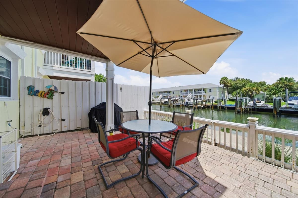 5092 BEACH DRIVE — photo 23 of 53