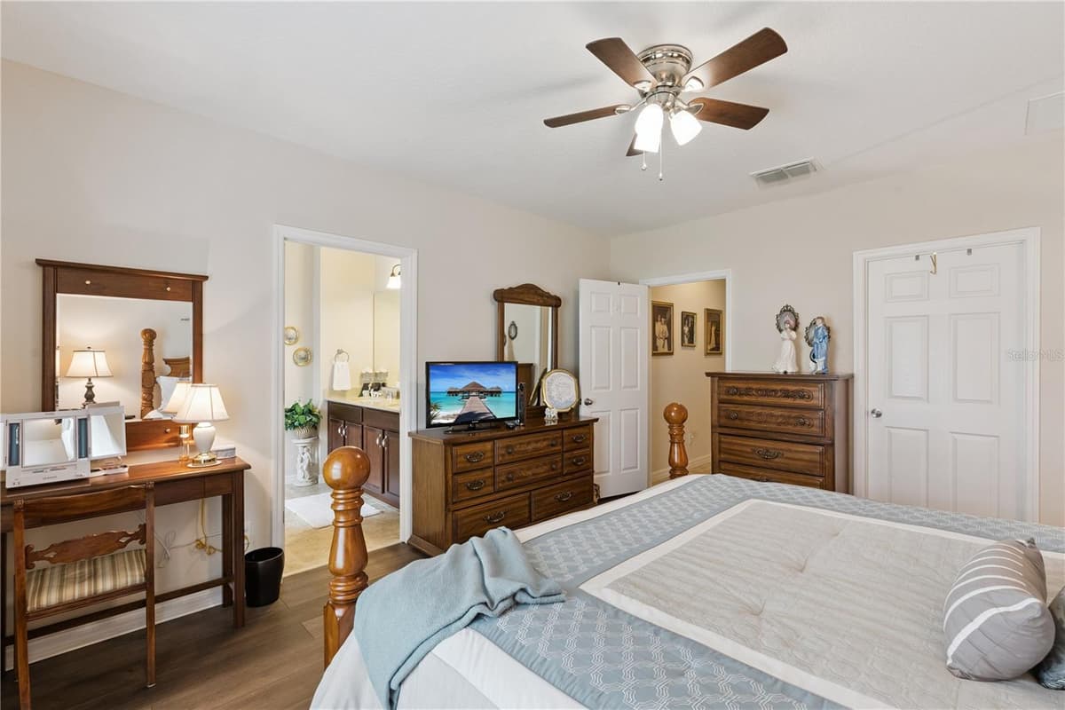 518 CADIZ LOOP — photo 15 of 29