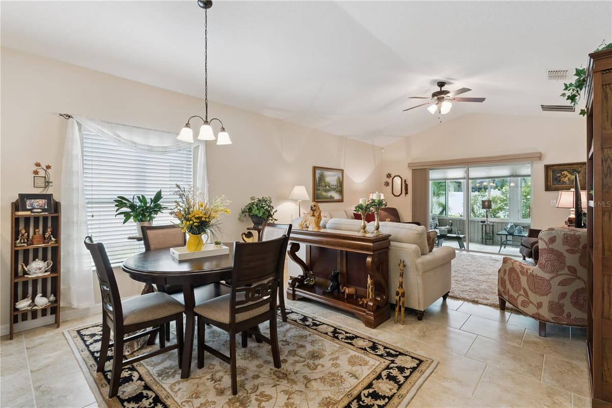 518 CADIZ LOOP — photo 9 of 29