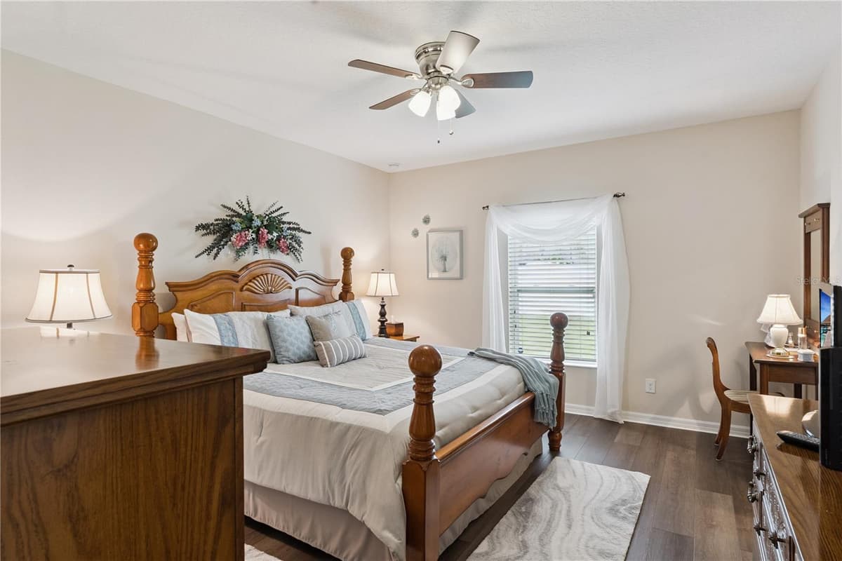518 CADIZ LOOP — photo 14 of 29