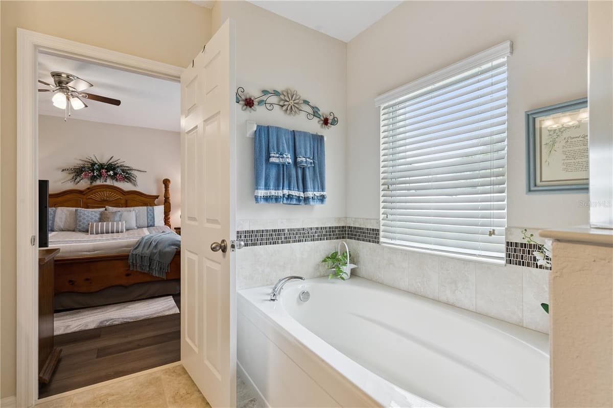 518 CADIZ LOOP — photo 21 of 29