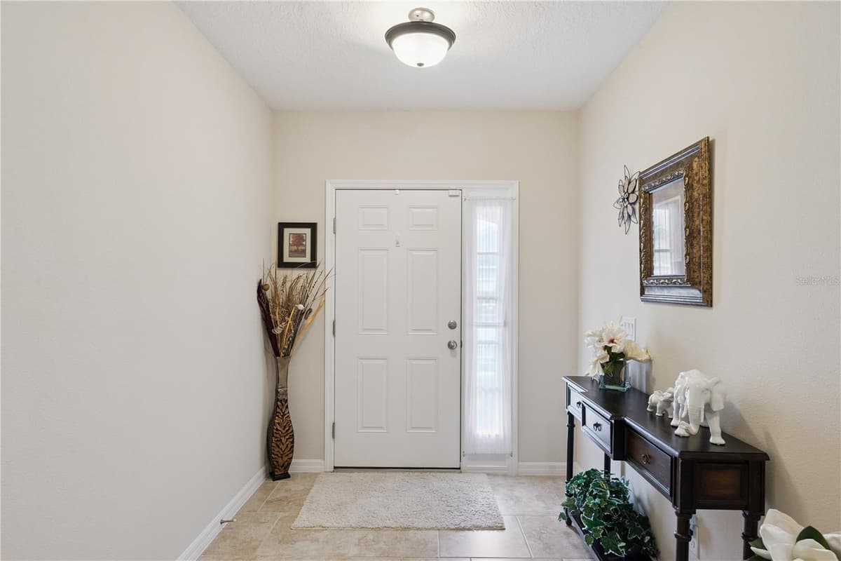 518 CADIZ LOOP — photo 3 of 29