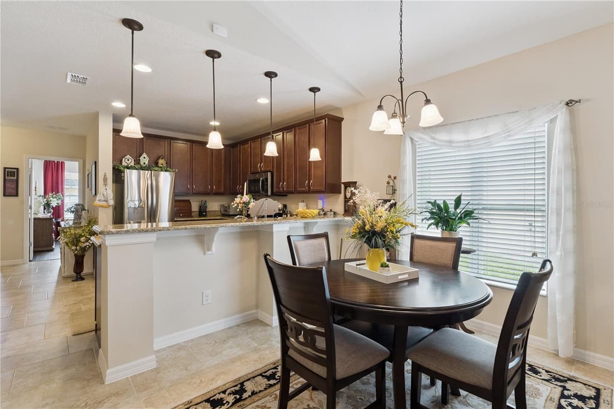 518 CADIZ LOOP — photo 8 of 29