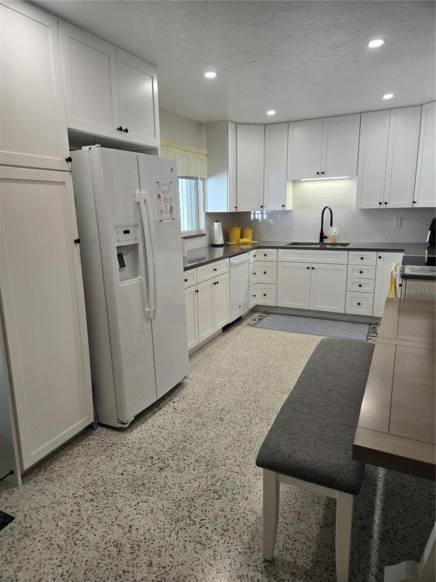 3134 IRVING STREET — photo 7 of 24