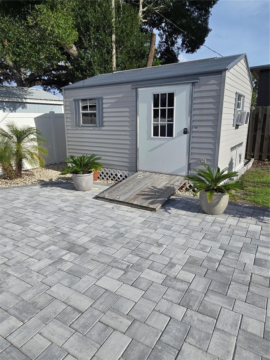 3134 IRVING STREET — photo 22 of 24
