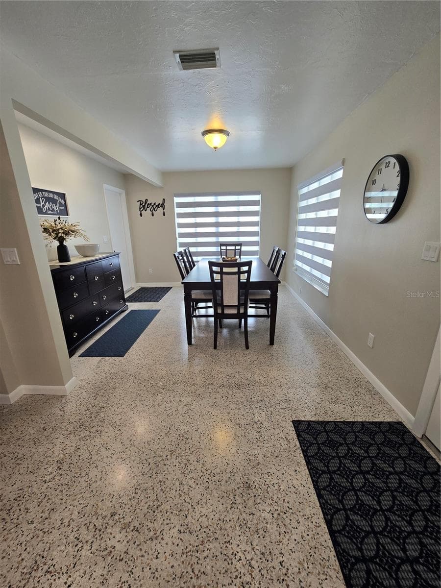 3134 IRVING STREET — photo 4 of 24