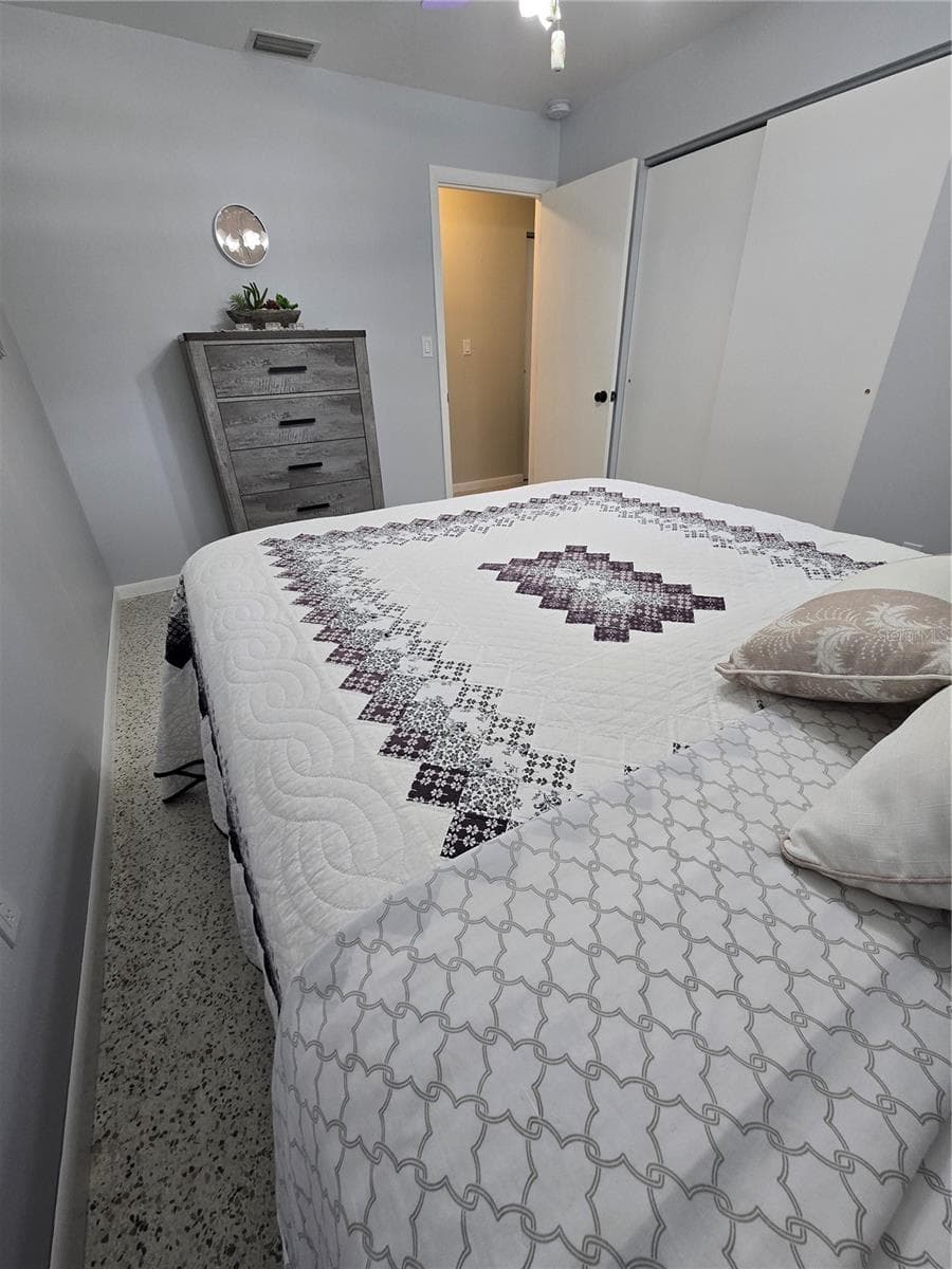 3134 IRVING STREET — photo 11 of 24