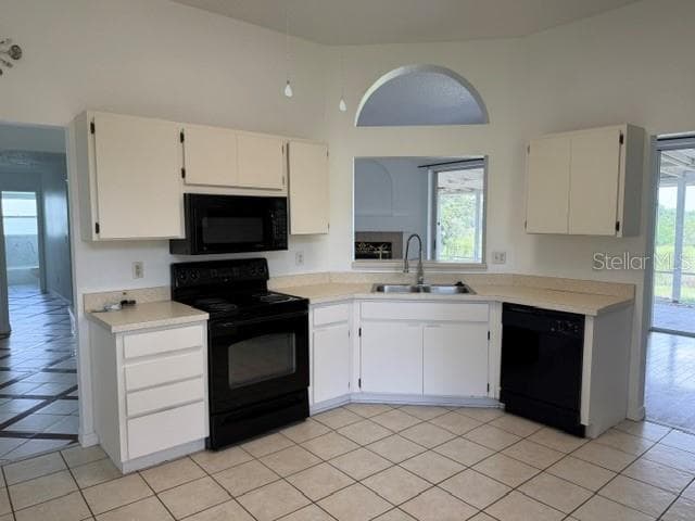 4633 HAZELGROVE DRIVE — photo 5 of 14