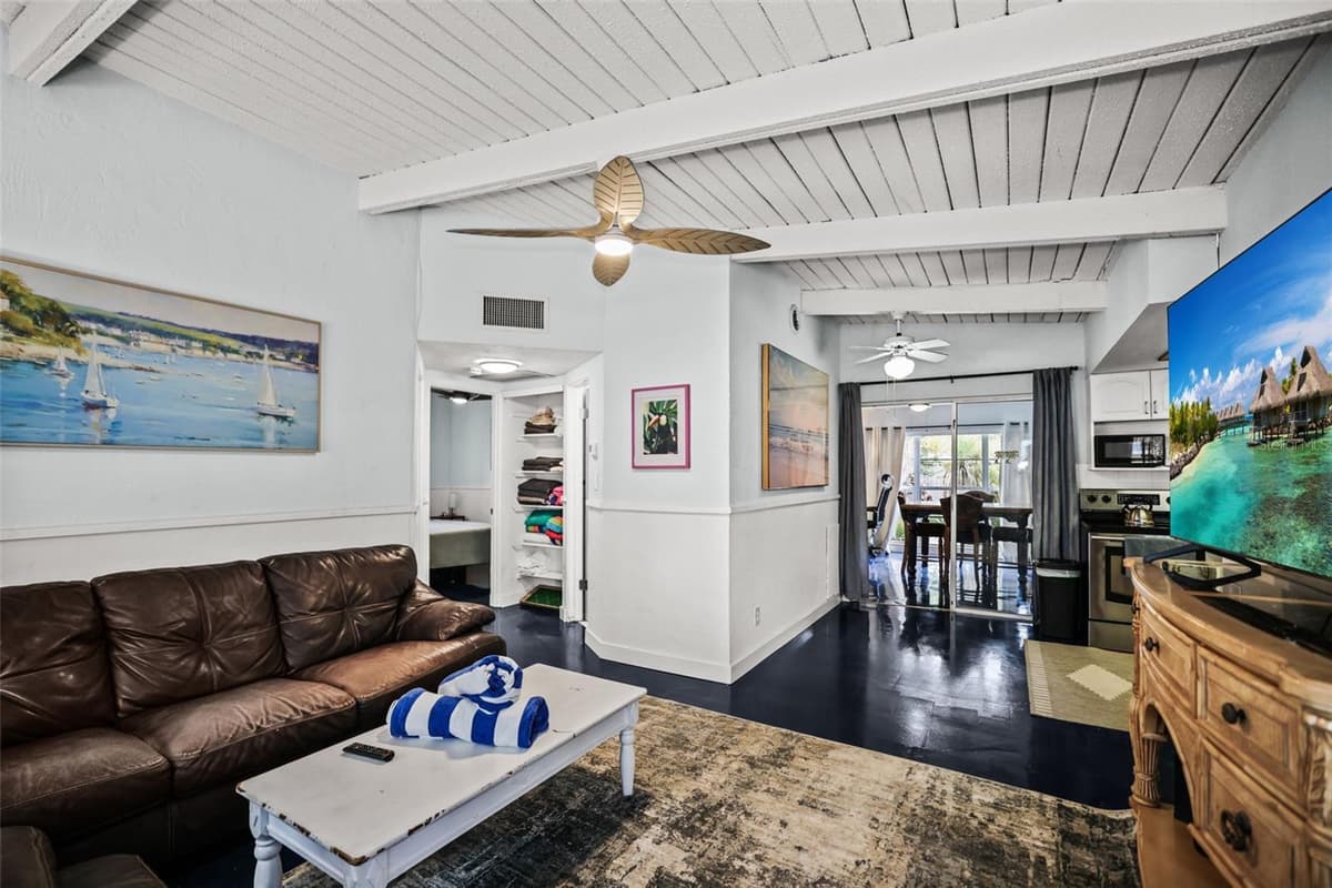 14023 PALM STREET — photo 6 of 38