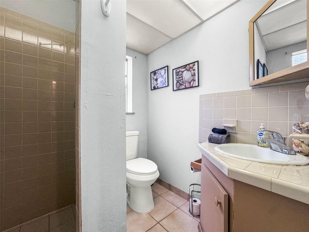 14023 PALM STREET — photo 26 of 38