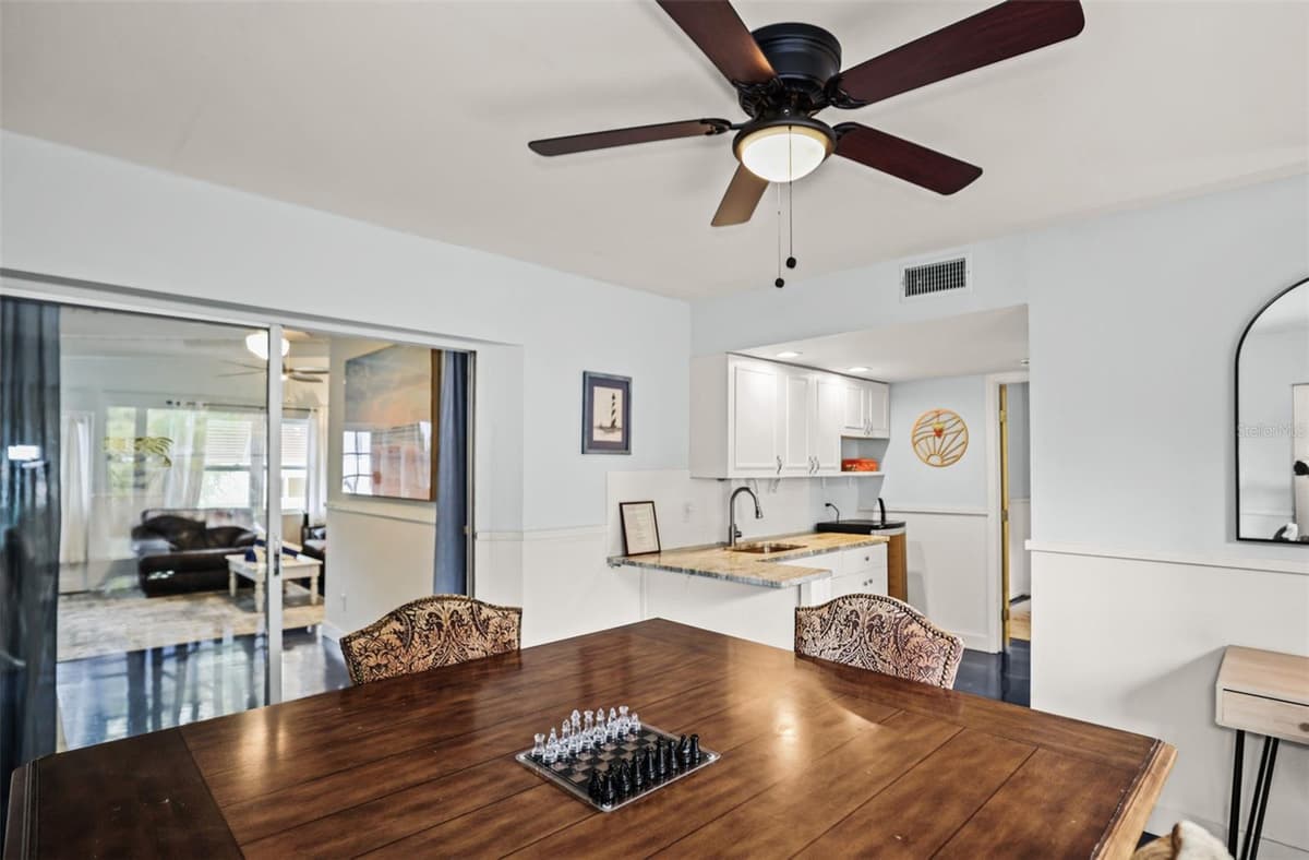 14023 PALM STREET — photo 21 of 38