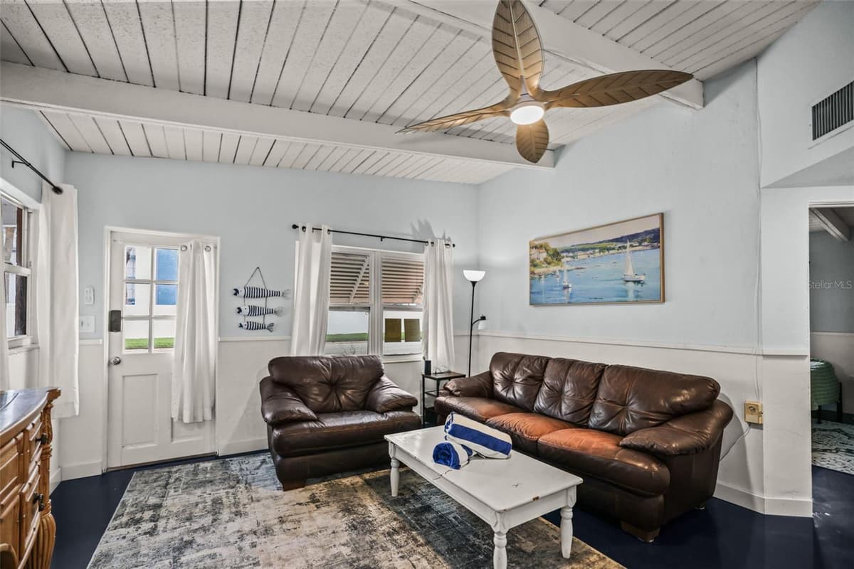14023 PALM STREET — photo 8 of 38